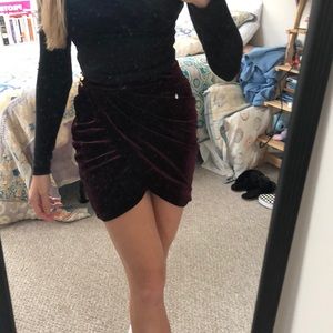 ♥️Burgundy Velvet Tulip Skirt♥️